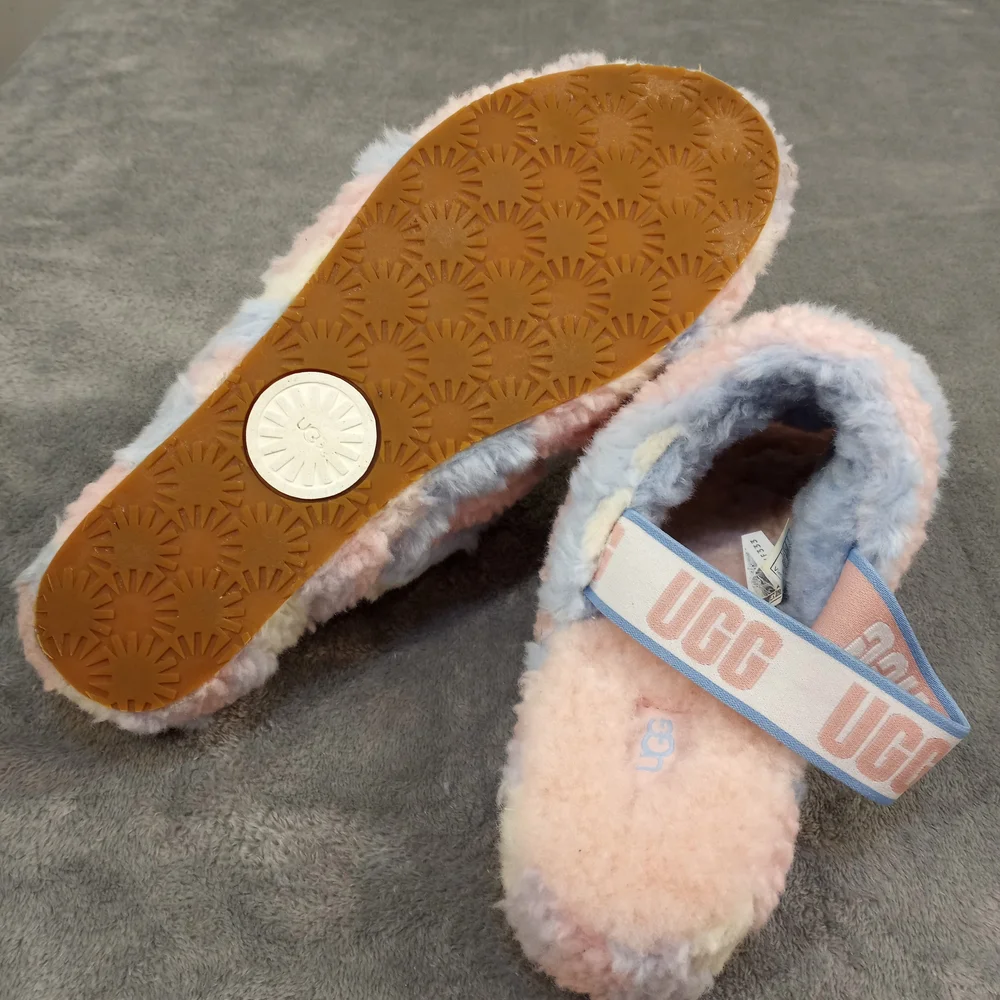 UGG Women's Pastel Fluffy Slippers Size 11 - Picture 9 of 11